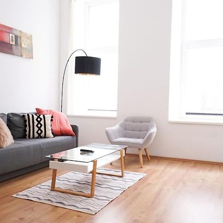 Modern Living In City Center - Fully Equipped Bécs Kültér fotó