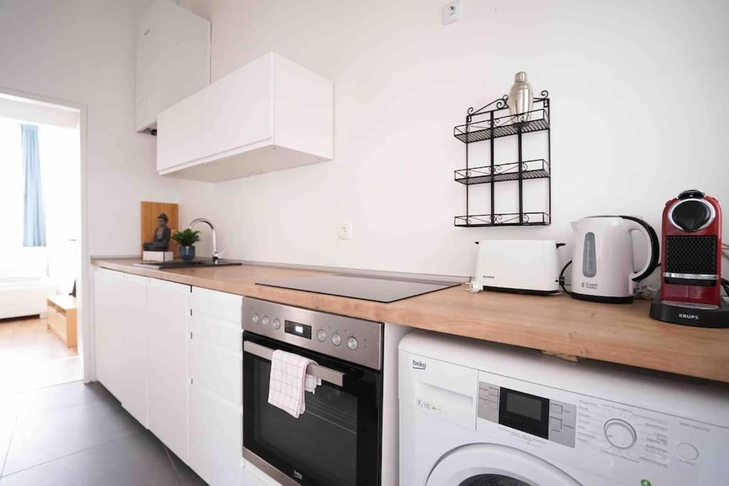 Modern Living In City Center - Fully Equipped Bécs Kültér fotó