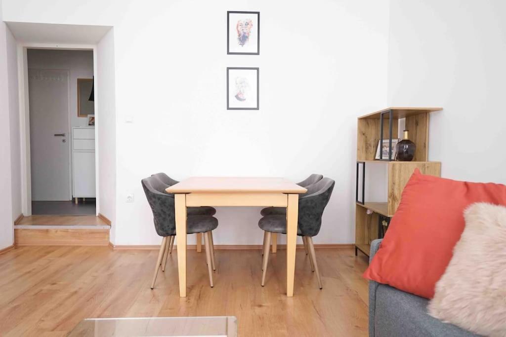 Modern Living In City Center - Fully Equipped Bécs Kültér fotó